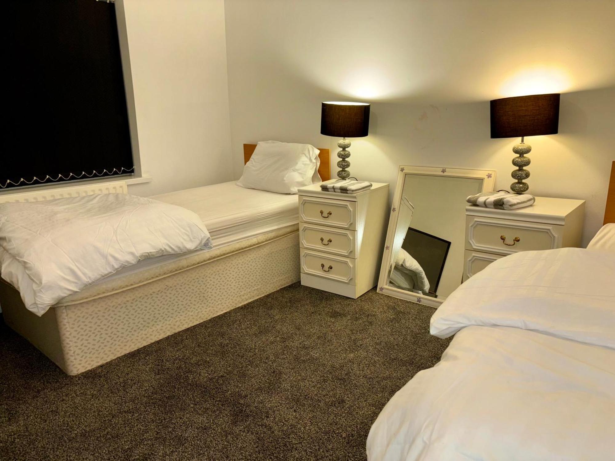Stainless Guests House Hotel Dudley Buitenkant foto