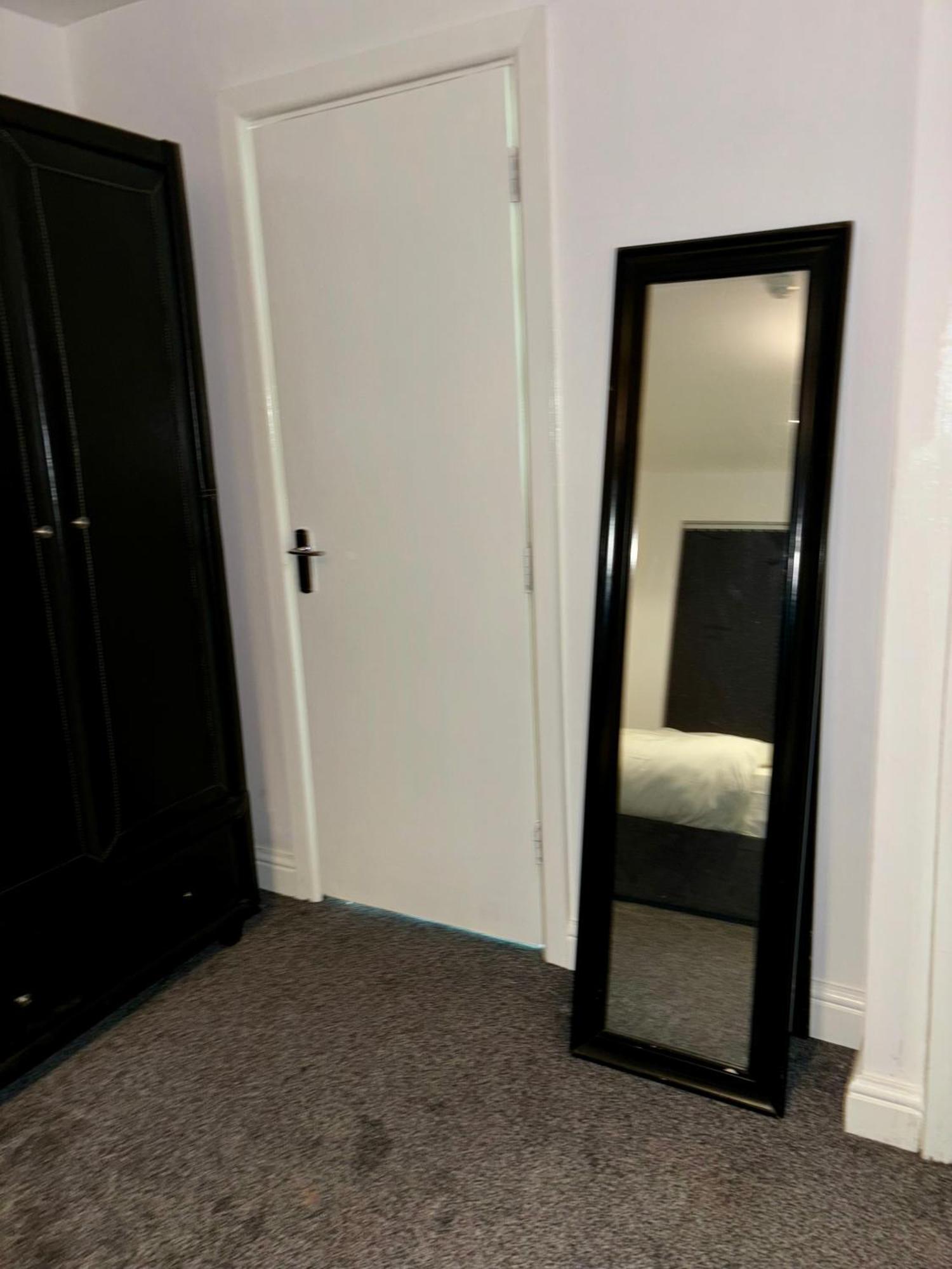 Stainless Guests House Hotel Dudley Buitenkant foto